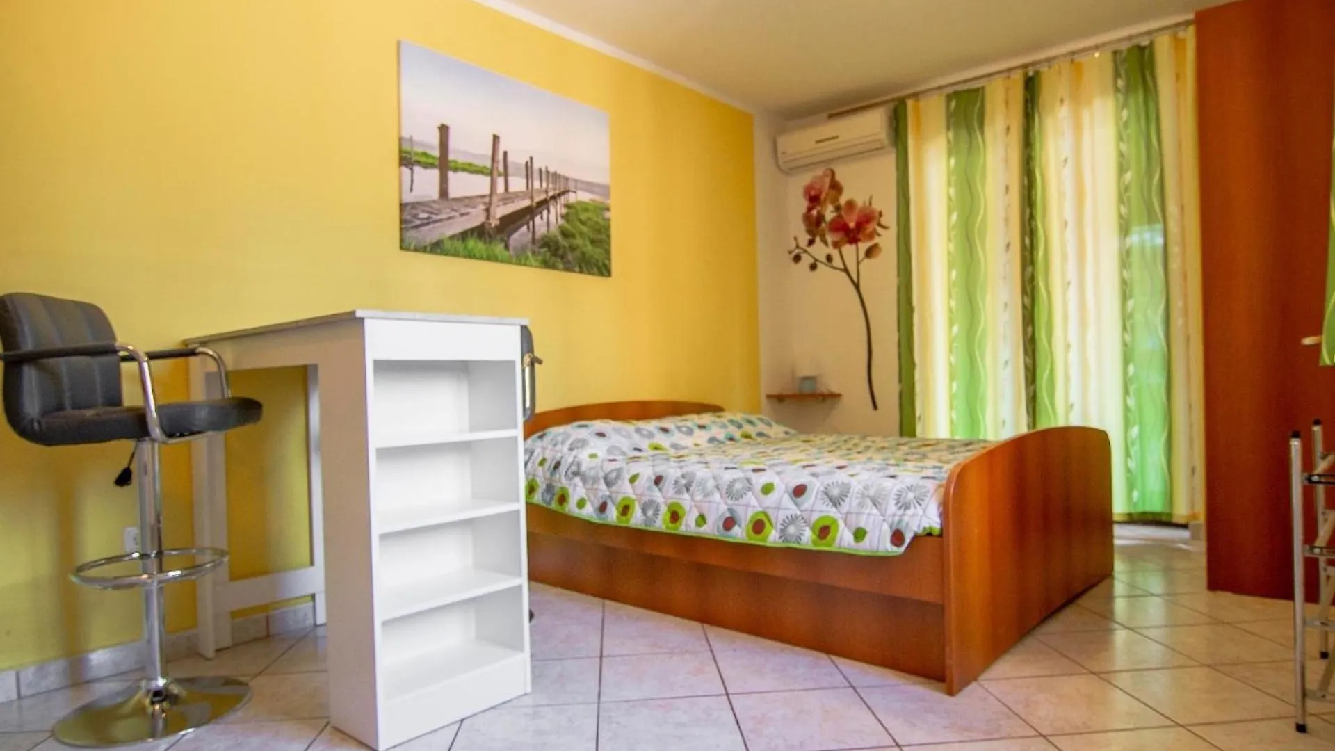 Appartement In Pula Mit Eigenem Balkon Apartment