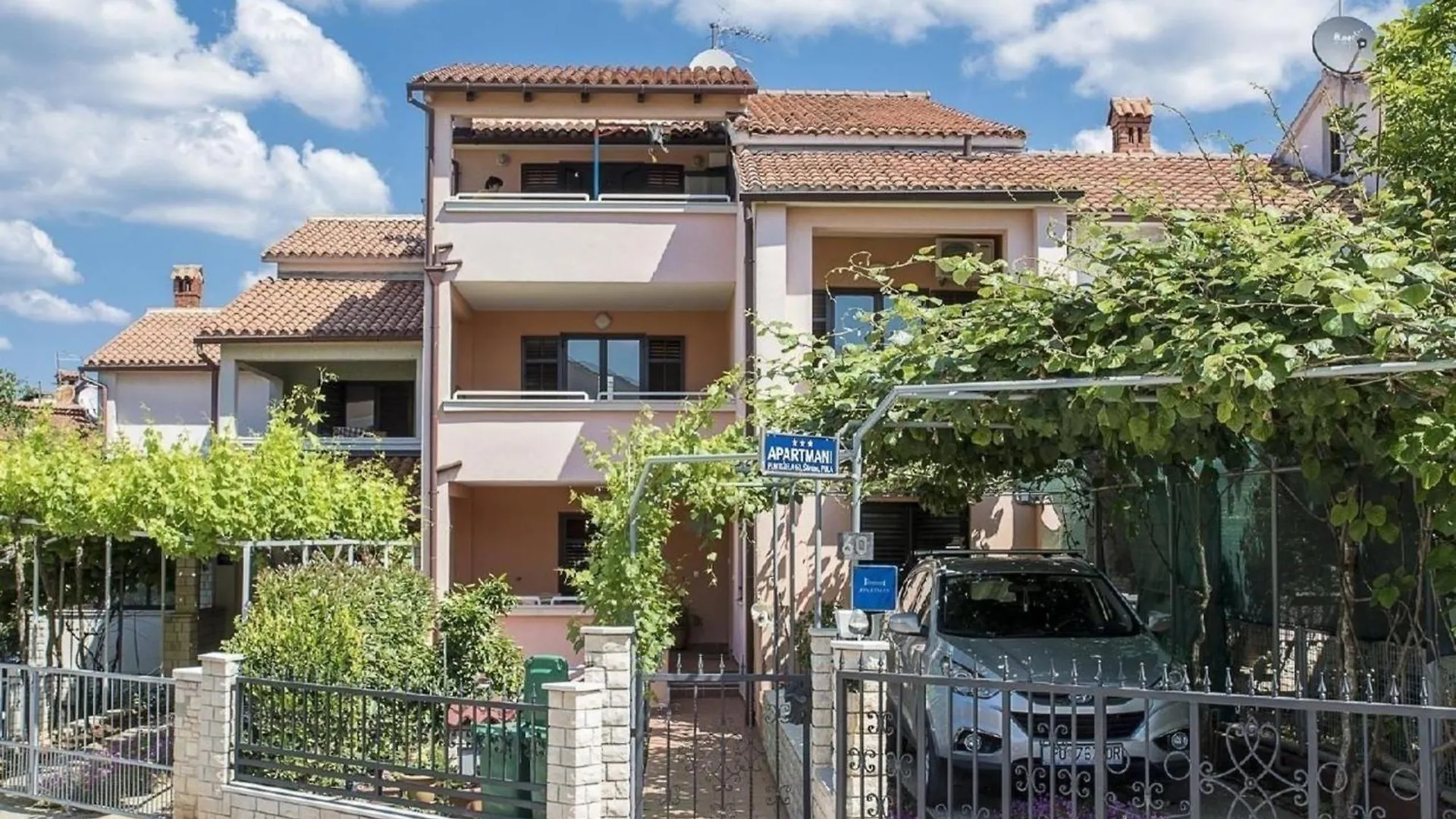 Appartement In Pula Mit Eigenem Balkon location